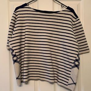 Women burberry sweater crop top never worn size large